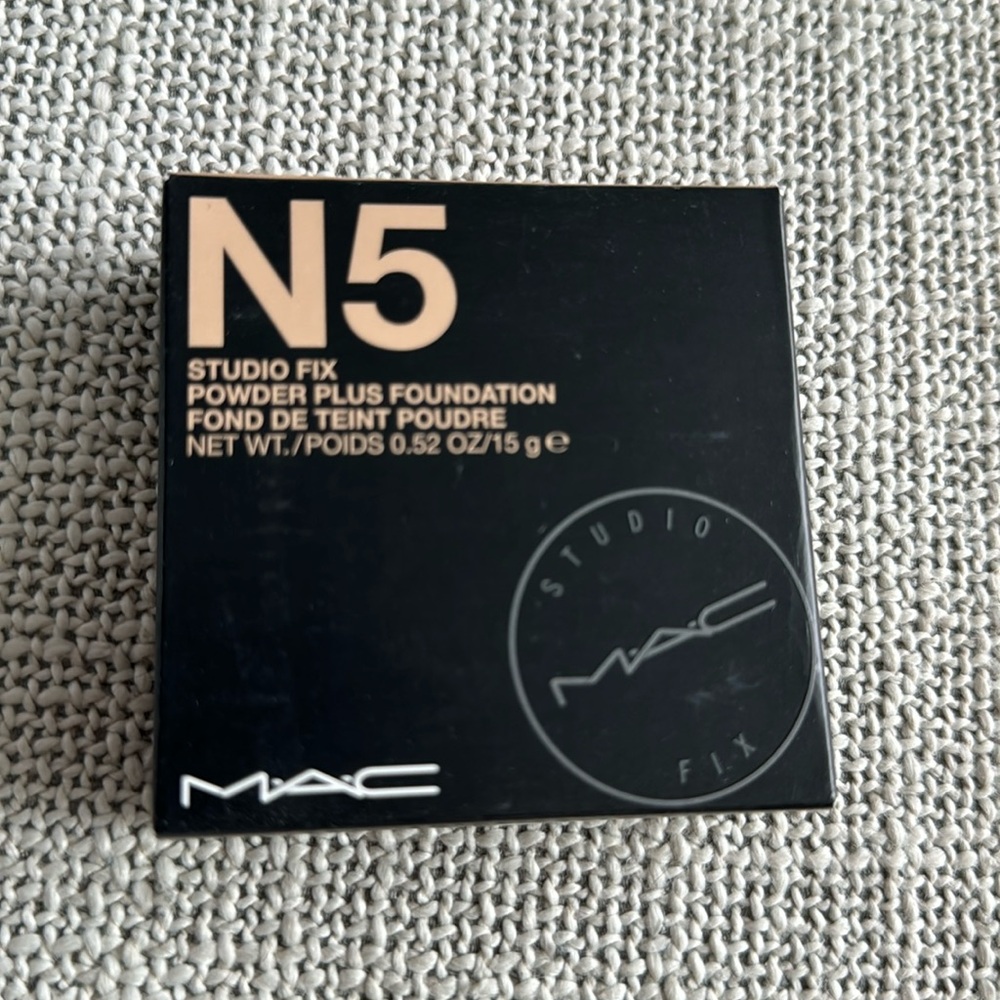 MAC Studio Fix Powder Plus Foundation